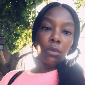 Meet your Posher, Janasia